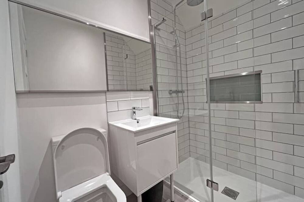 Photo of Bathroom in Alton Barnes