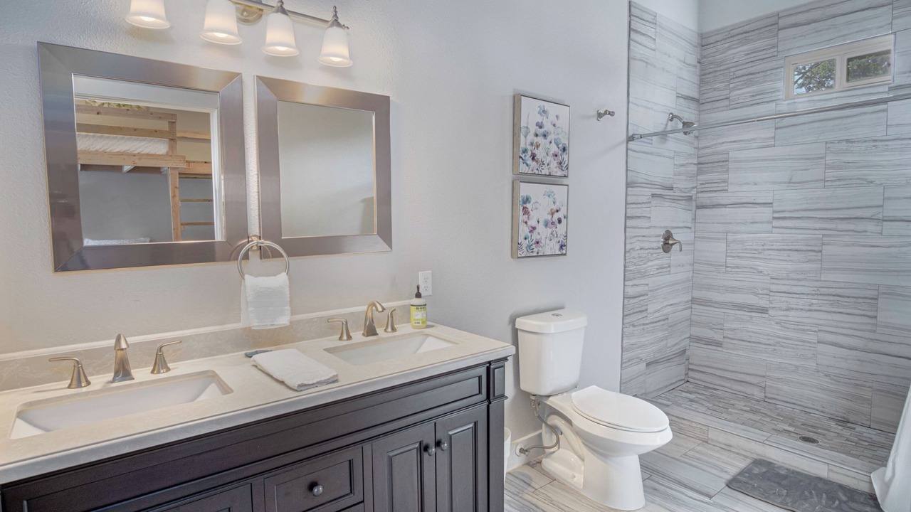 Photo of Bathroom in Nevada Street