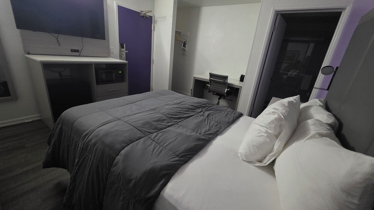 Photo of Bedroom in Westside Santa Cruz