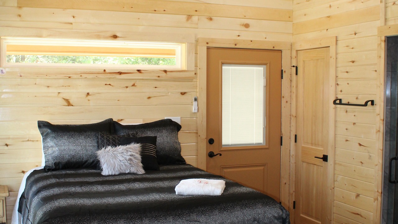 Photo of Bedroom in Shreveport
