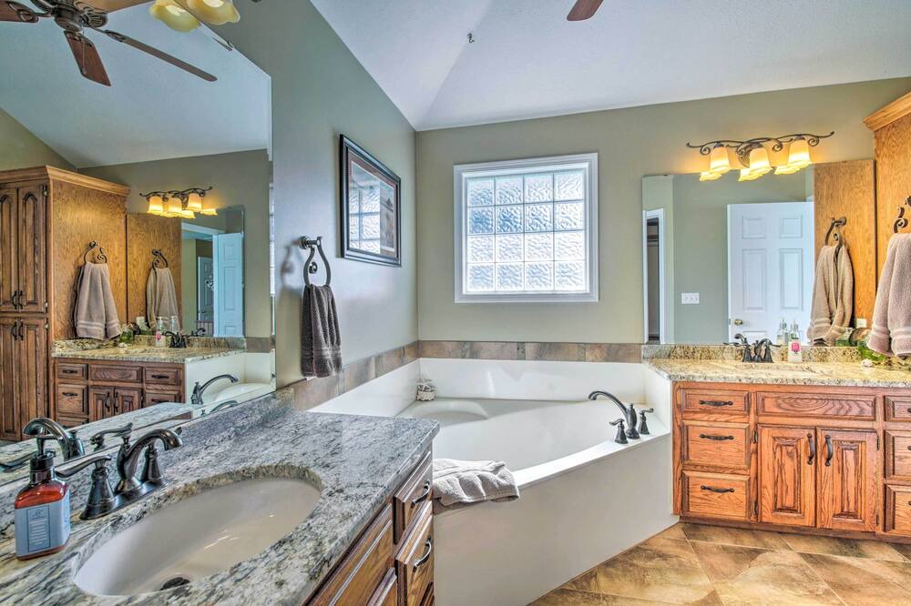 Photo of Bathroom in Nixa