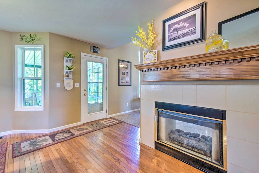 Photo of Bedroom in Nixa