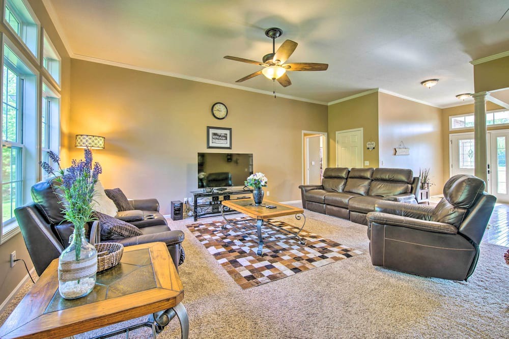 Photo of Livingroom in Nixa