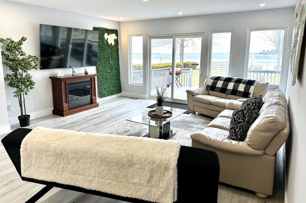 Photo of Livingroom in Orillia