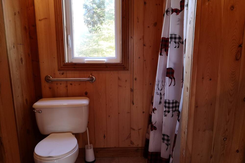 Photo of Bathroom in Saint-Paul-de-Montminy