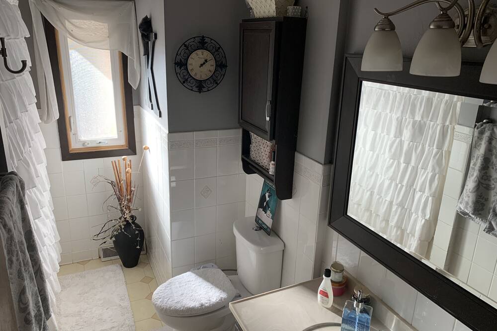 Photo of Bathroom in Maplewood