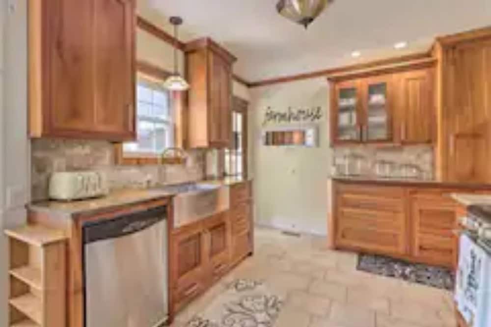 Photo of Kitchen in Cabool