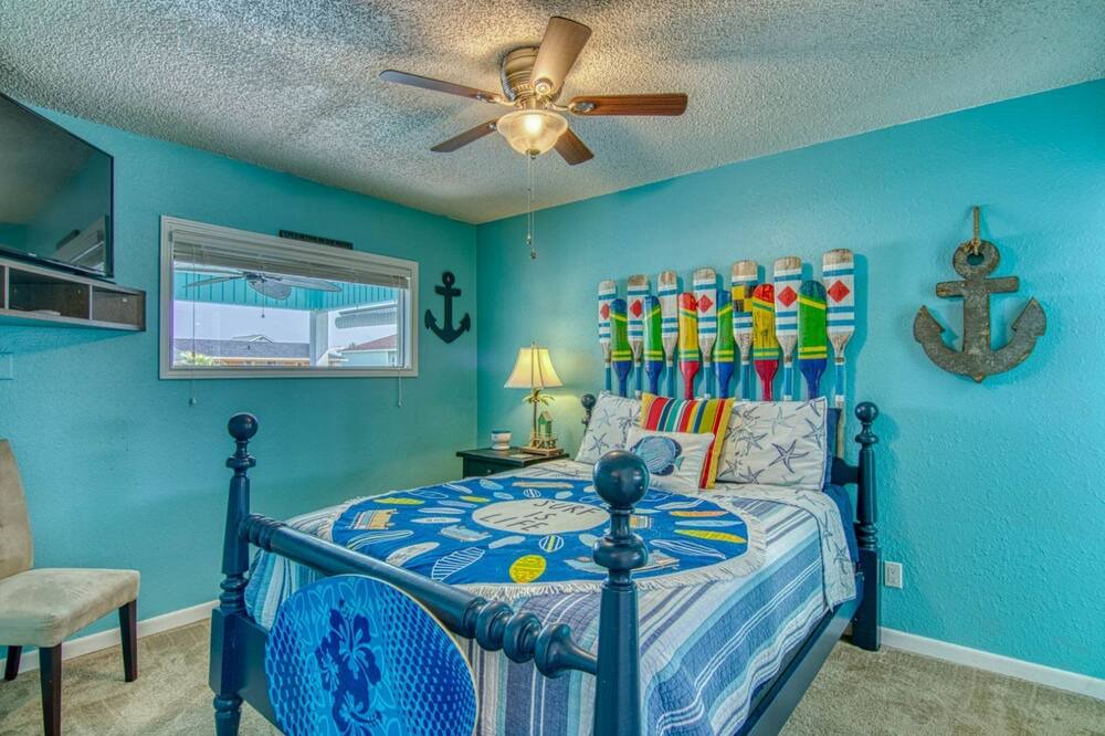 Photo of Bedroom in City-by-the Sea