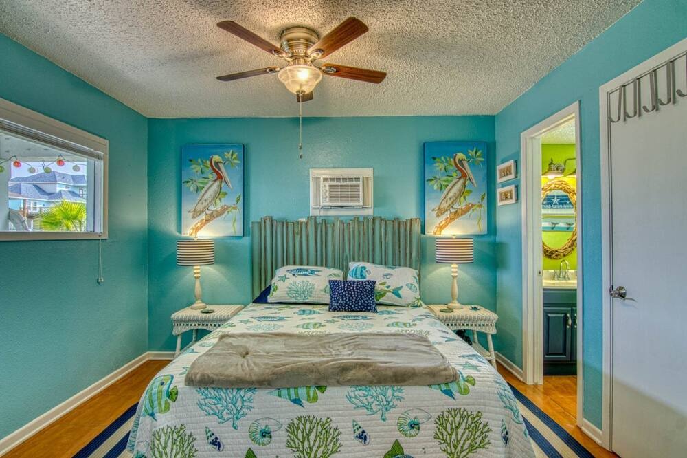 Photo of Bedroom in City-by-the Sea