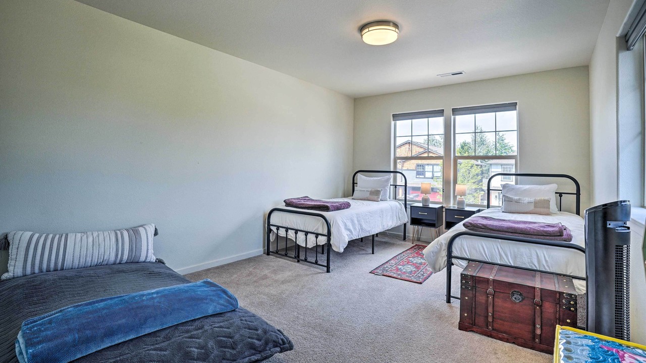 Photo of Others in Larkspur