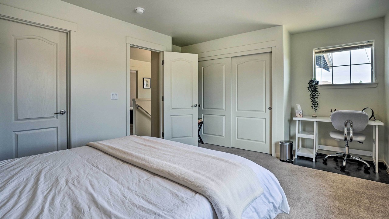 Photo of Others in Larkspur