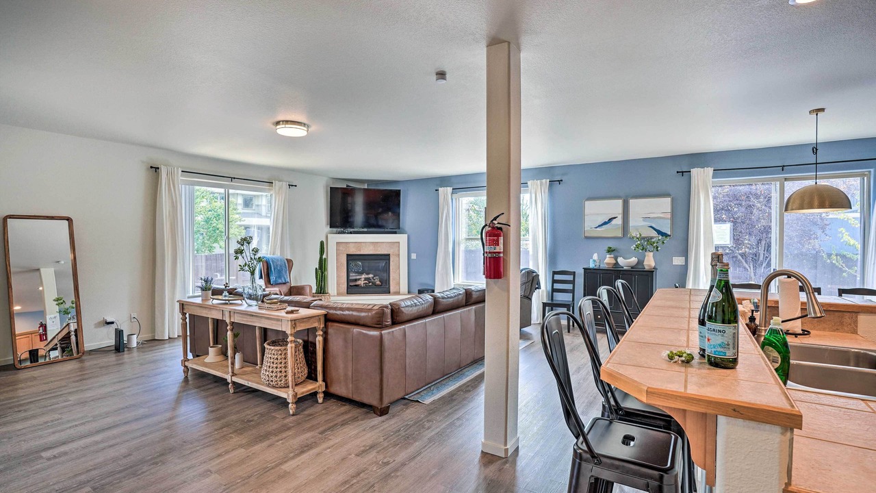 Photo of Others in Larkspur