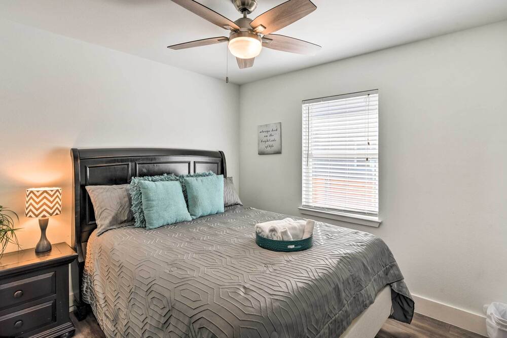 Photo of Bedroom in Galveston
