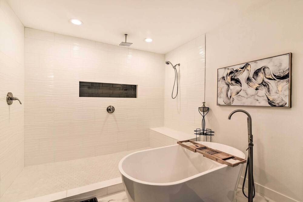 Photo of Bathroom in Galveston