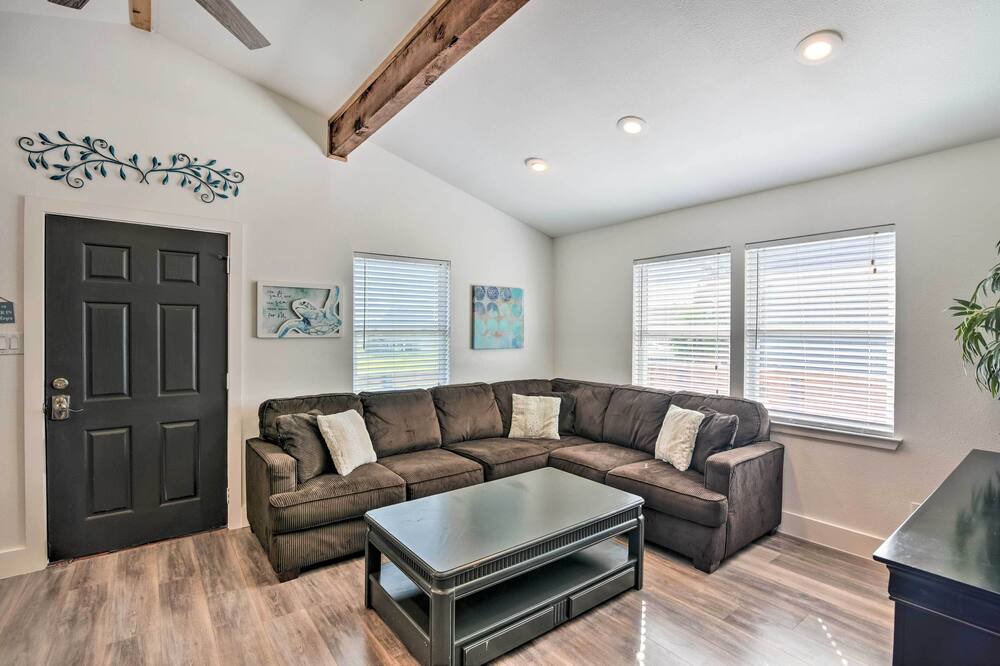 Photo of Livingroom in Galveston