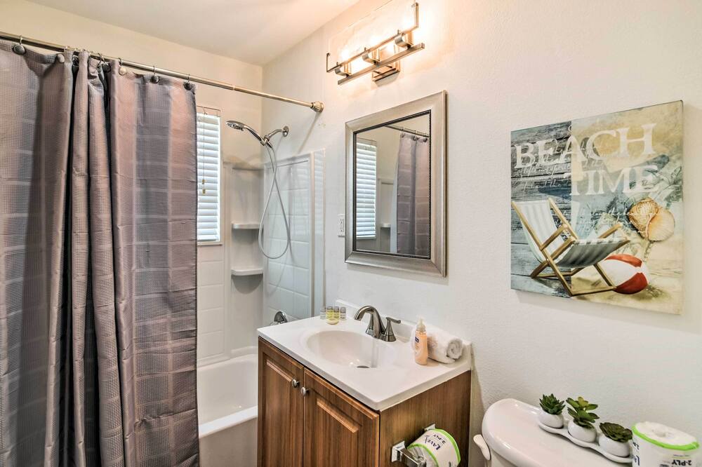 Photo of Bathroom in Galveston