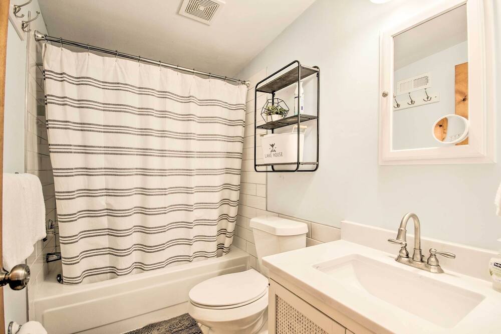 Photo of Bathroom in Lake Ozark
