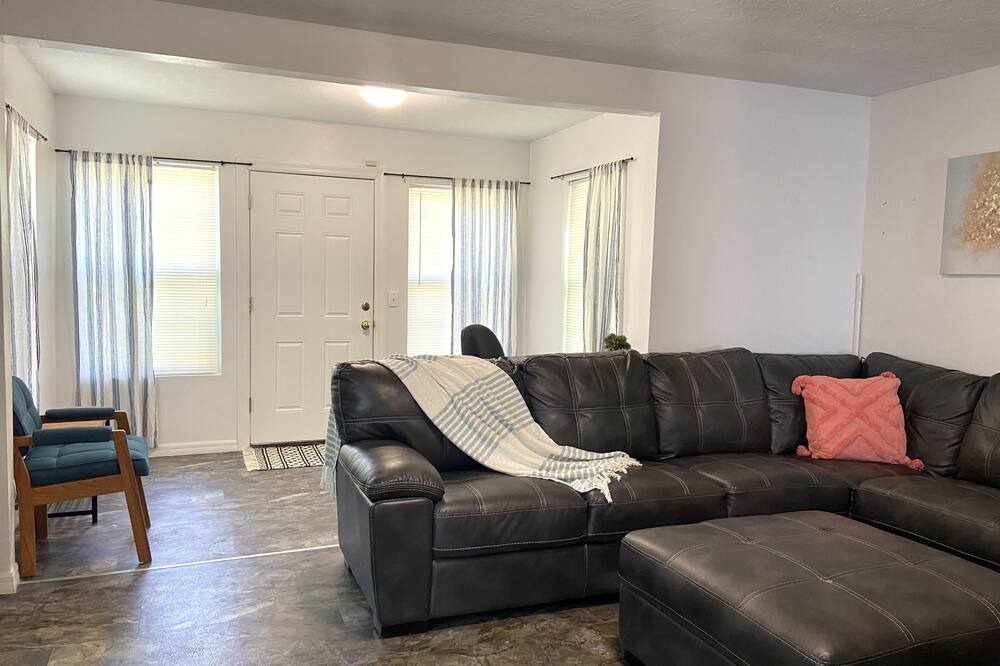 Photo of Livingroom in Lake City
