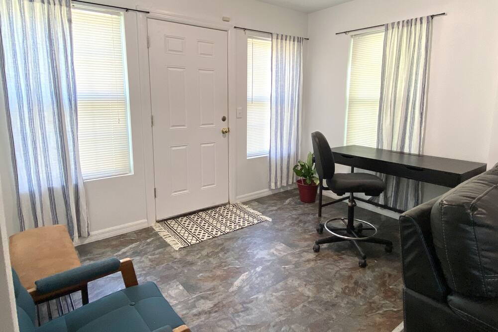 Photo of Livingroom in Lake City