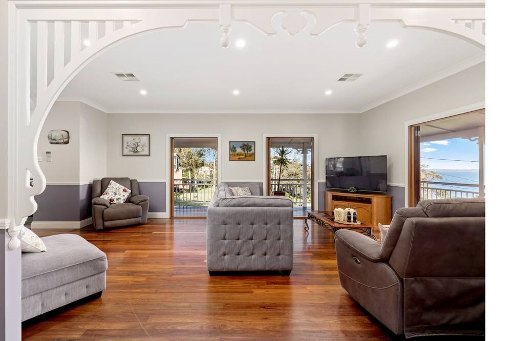 Photo of Livingroom in North Arm Cove