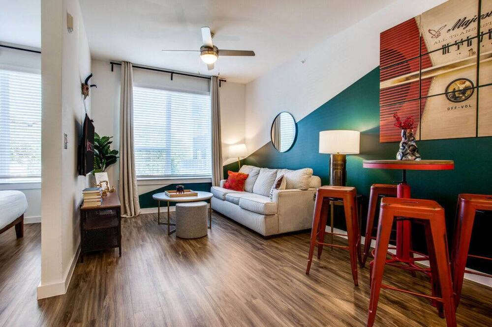 Photo of Livingroom in East Riverside - Oltorf