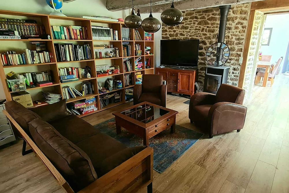 Photo of Livingroom in Saint-Pierre-de-Plesguen