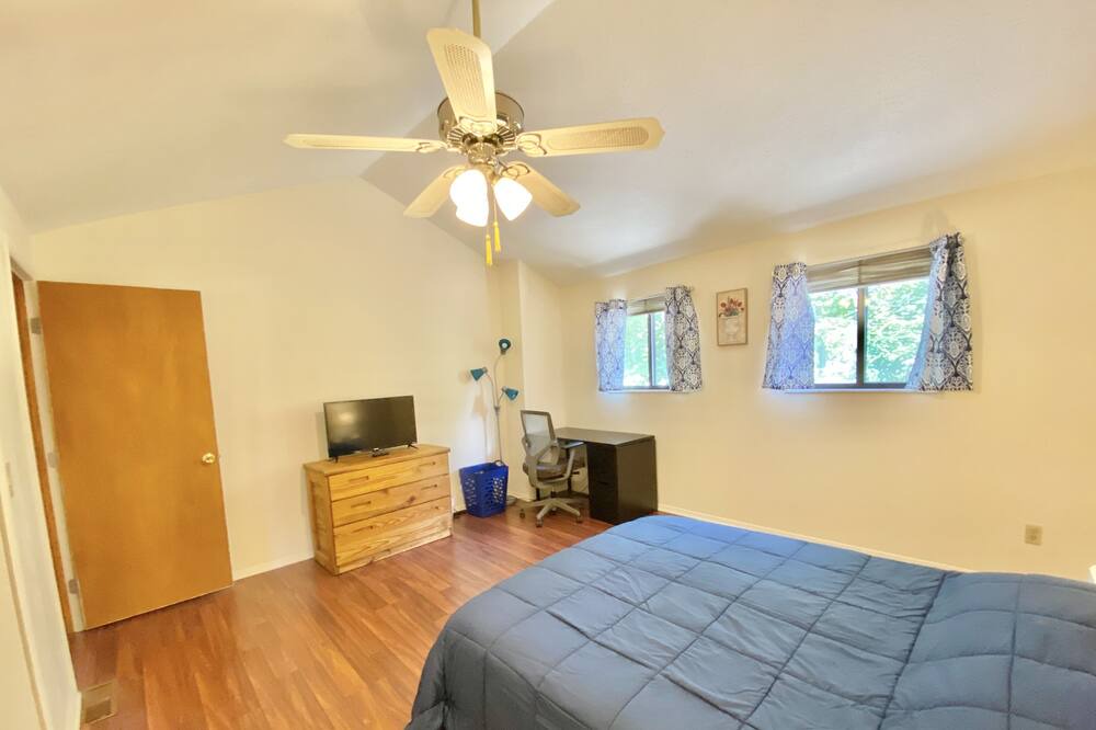 Photo of Bedroom in Cleveland Heights