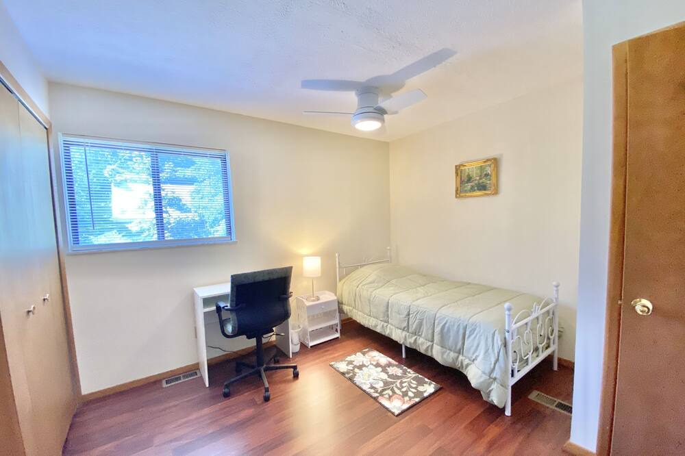 Photo of Bedroom in Cleveland Heights