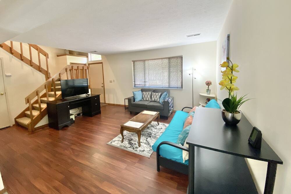 Photo of Livingroom in Cleveland Heights