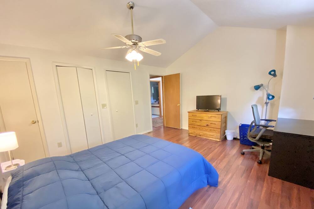 Photo of Bedroom in Cleveland Heights