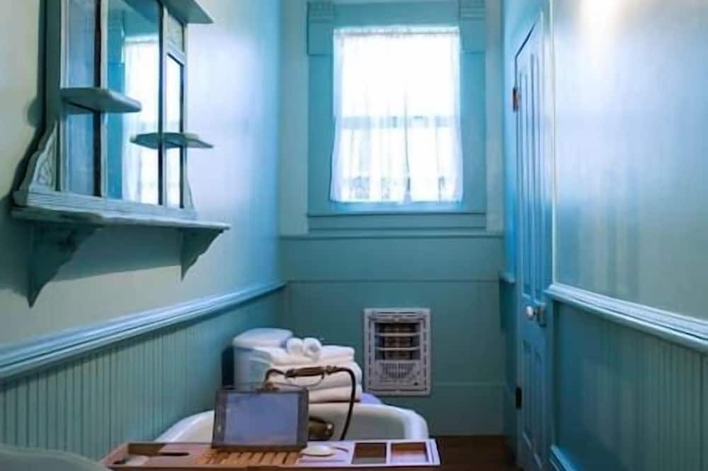 Photo of Bathroom in Lindale