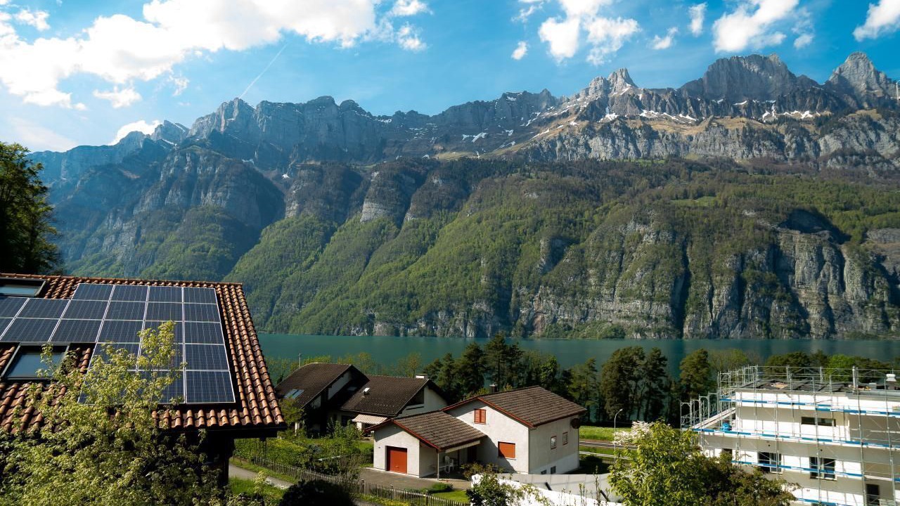 Photo of Others in Quarten