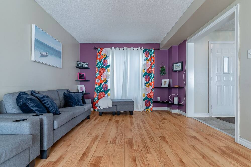 Photo of Livingroom in Barrie