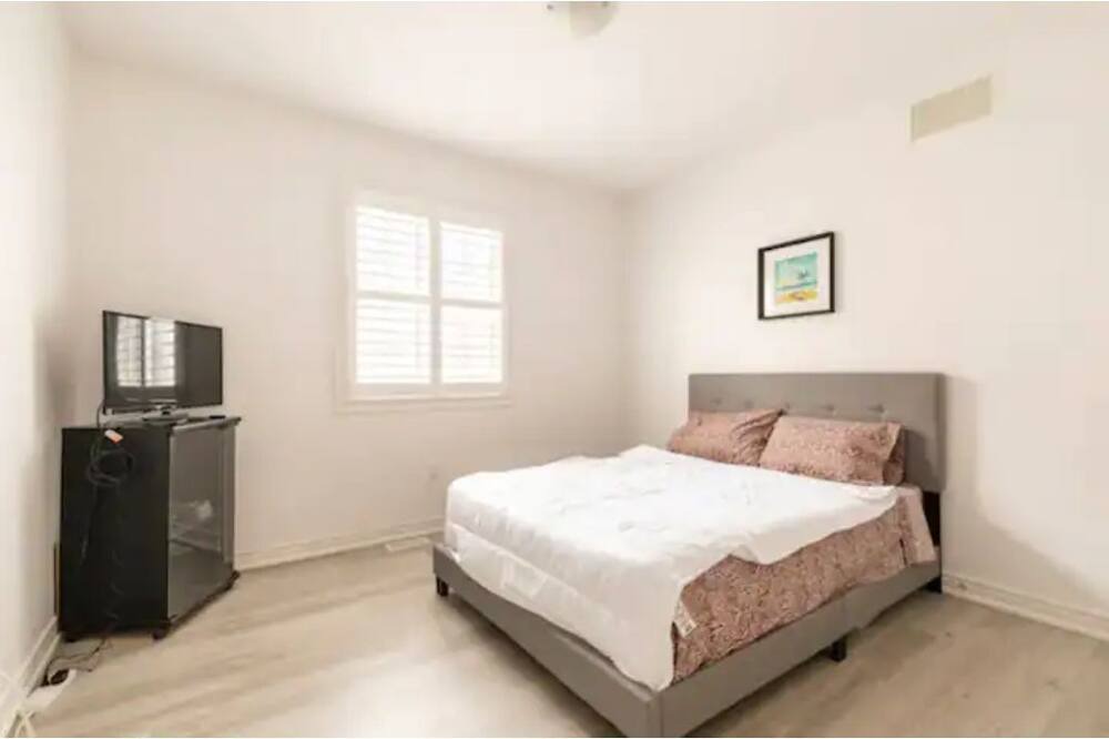 Photo of Bedroom in Oshawa