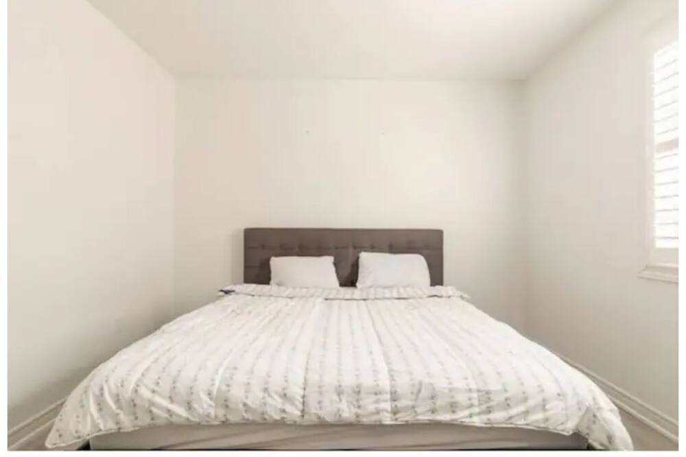 Photo of Bedroom in Oshawa
