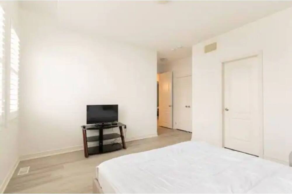 Photo of Bedroom in Oshawa