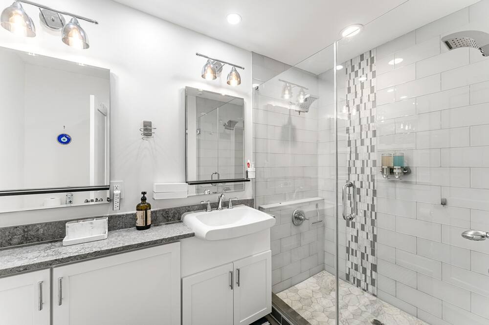Photo of Bathroom in Lavista Park