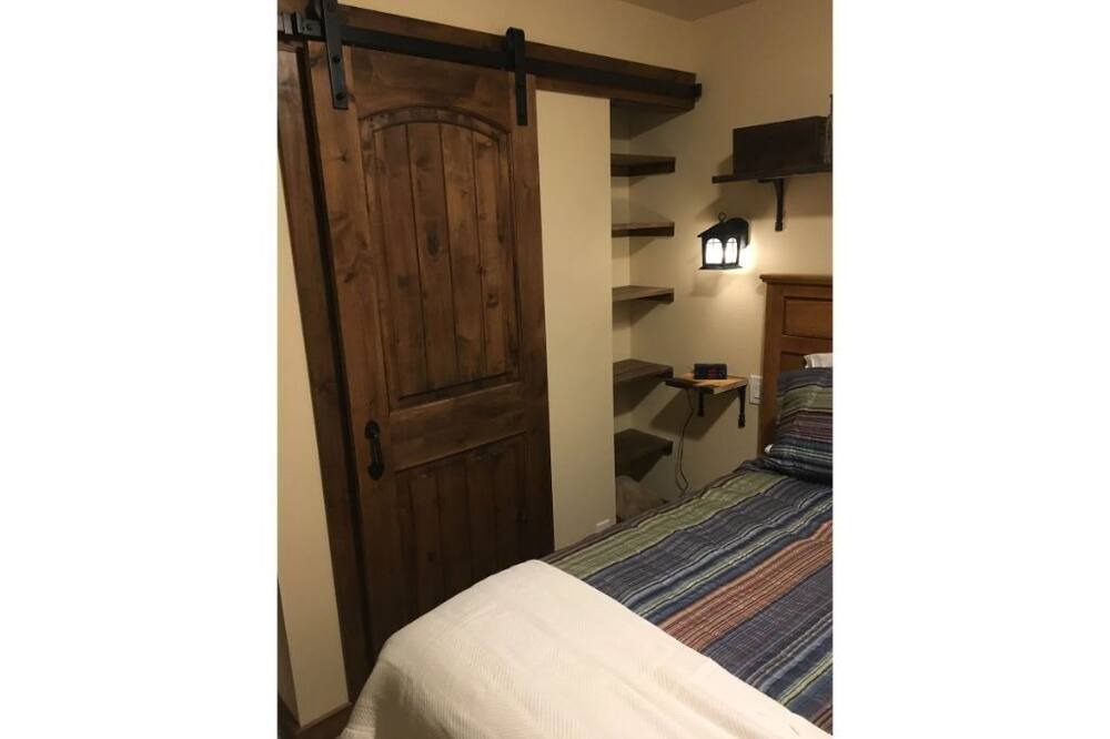 Photo of Bedroom in Evergreen