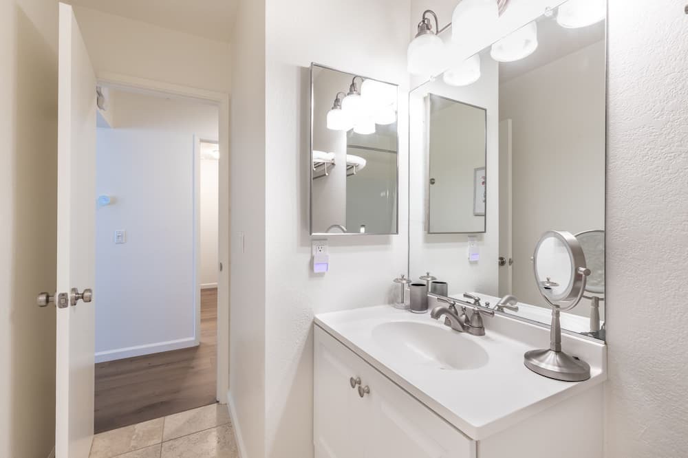 Photo of Bathroom in St. Helena