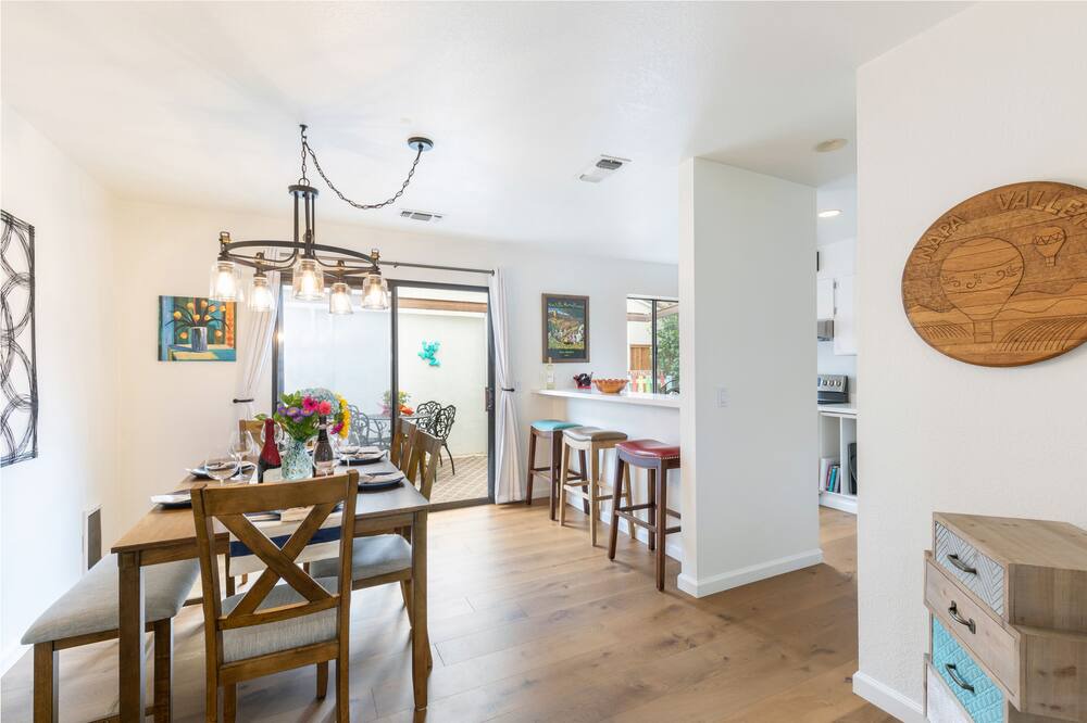 Photo of Livingroom in St. Helena