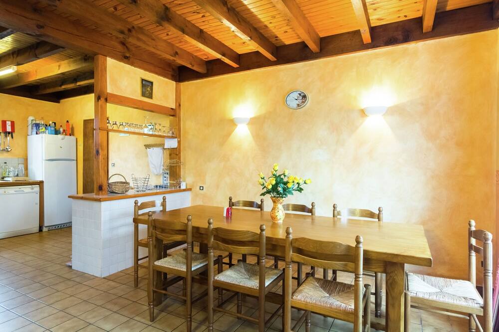 Photo of Livingroom in Sainte-Eulalie-en-Born