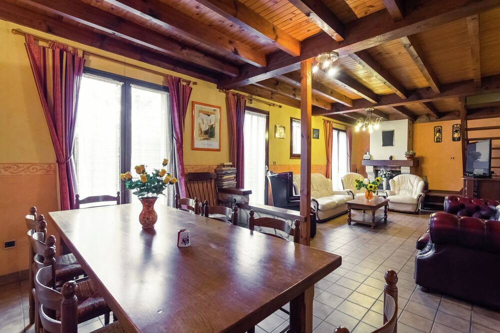Photo of Livingroom in Sainte-Eulalie-en-Born
