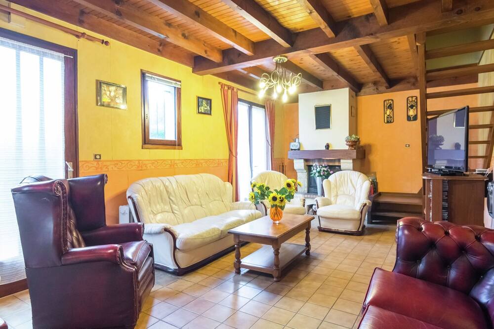 Photo of Livingroom in Sainte-Eulalie-en-Born