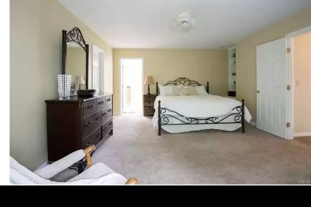 Photo of Bedroom in Skaneateles