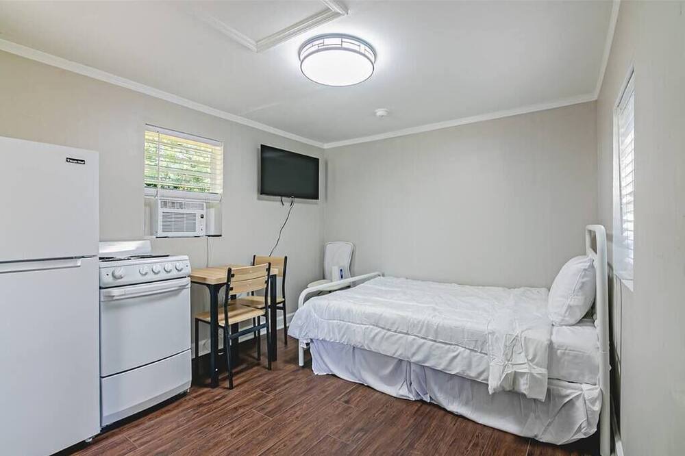 Photo of Others in Belvedere