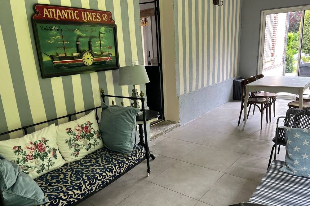 Photo of Livingroom in Ablon