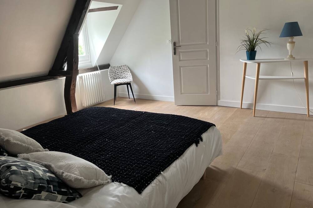 Photo of Bedroom in Ablon