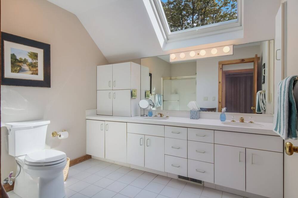 Photo of Bathroom in Leland