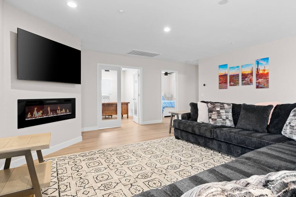 Photo of Livingroom in Legend Trail