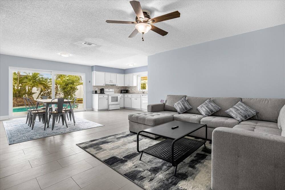 Photo of Livingroom in Sky Lake